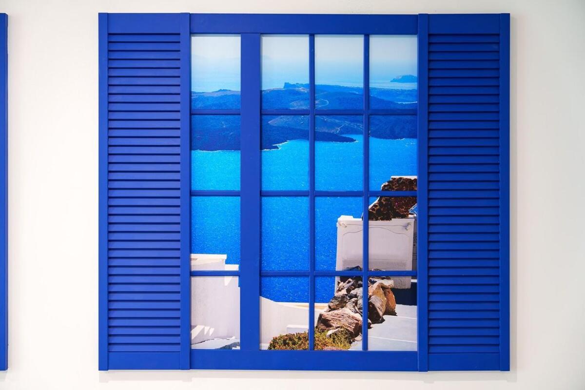 2 Homes Pools Kitchens Greece Japan Design Casa vacanze Miami