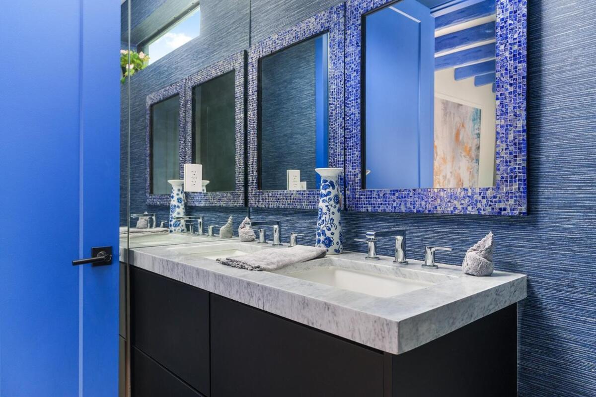 Hébergement de vacances 2 Homes Pools Kitchens Greece Japan Design Miami