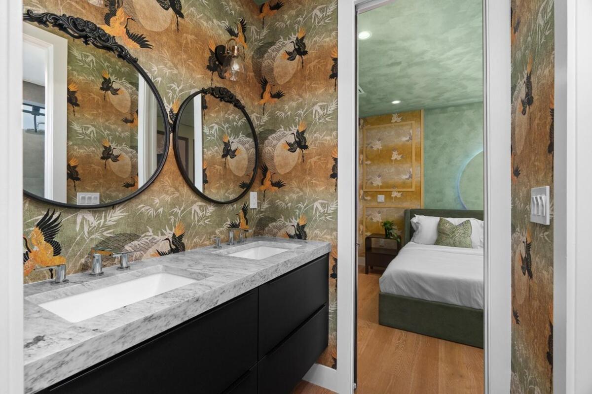 Casa vacanze 2 Homes Pools Kitchens Greece Japan Design Miami