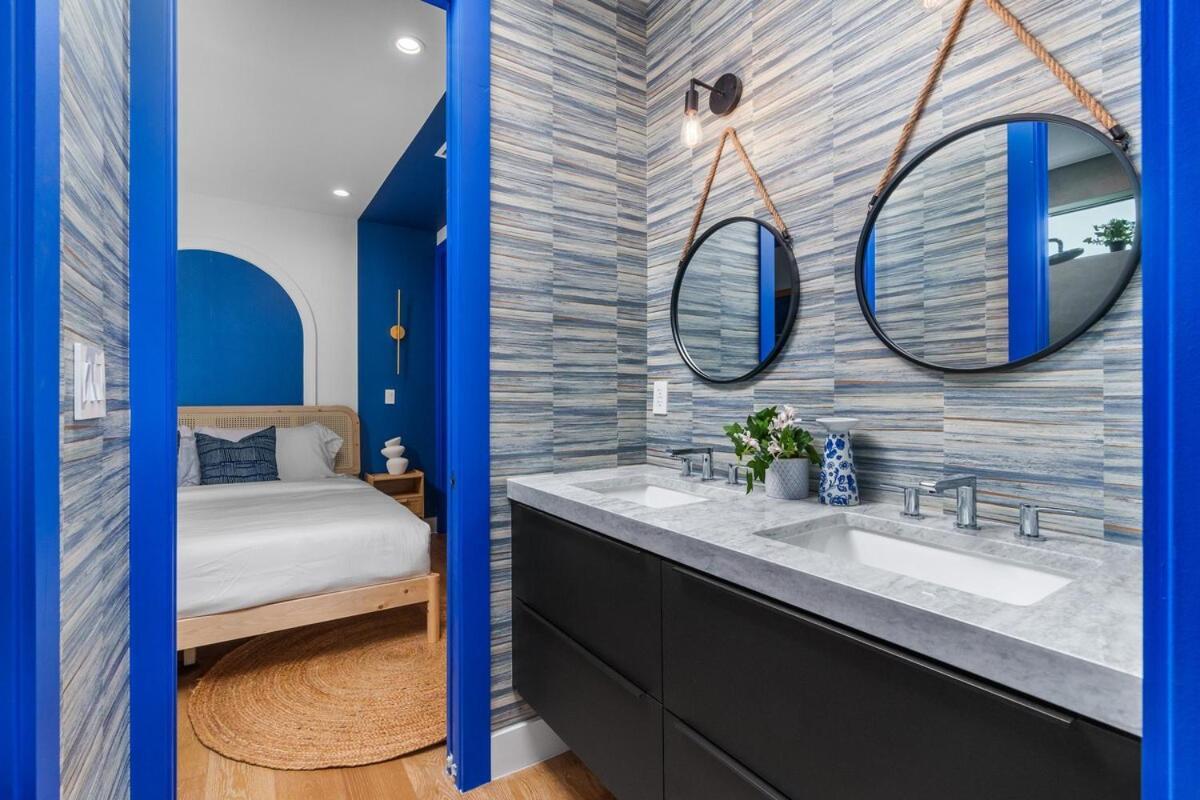 Hébergement de vacances 2 Homes Pools Kitchens Greece Japan Design *